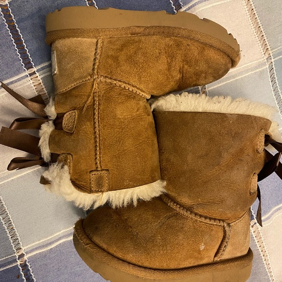 UGG Bailey Bow Boots - Picture 7 of 8